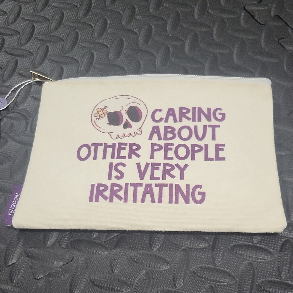 NWT zipper Pouch